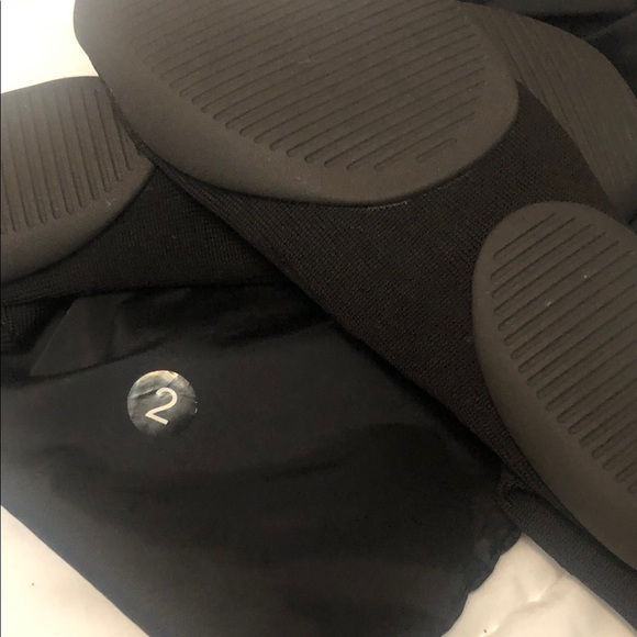 Yeezy Pods size 2 / 11 US - Picture 3 of 3